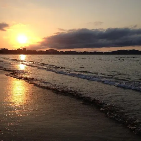Casita De Playa En Con Impresionantes Vistas Al Mar * Ларедо